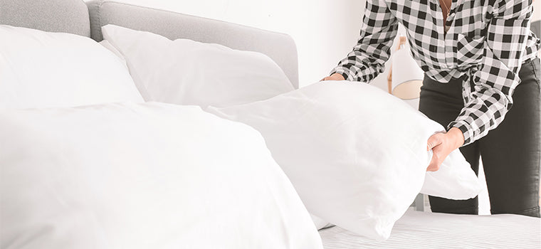 Comment laver un oreiller : avec et sans machine