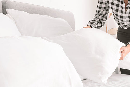 Comment laver un oreiller : avec et sans machine