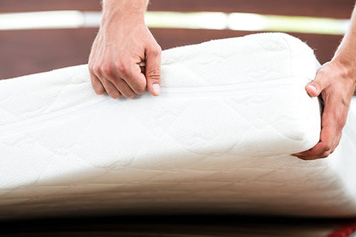Pourquoi et quand retourner son matelas ?